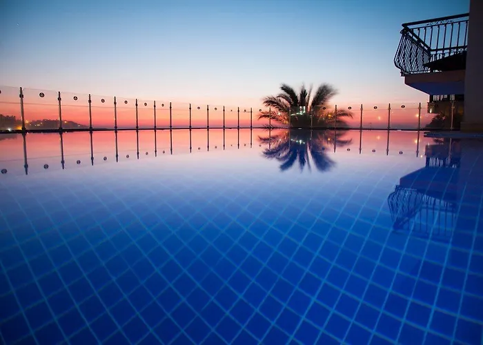 Otel Golden Age Crystal