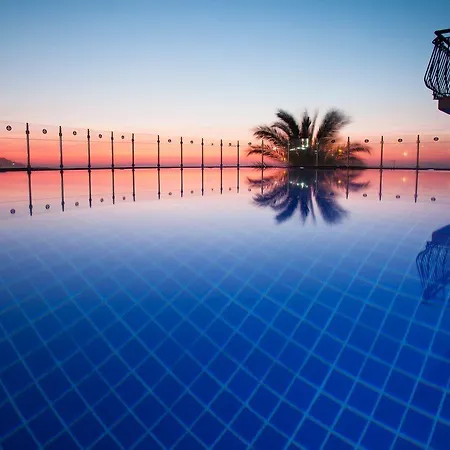 Ξενοδοχείο Golden Age Crystal